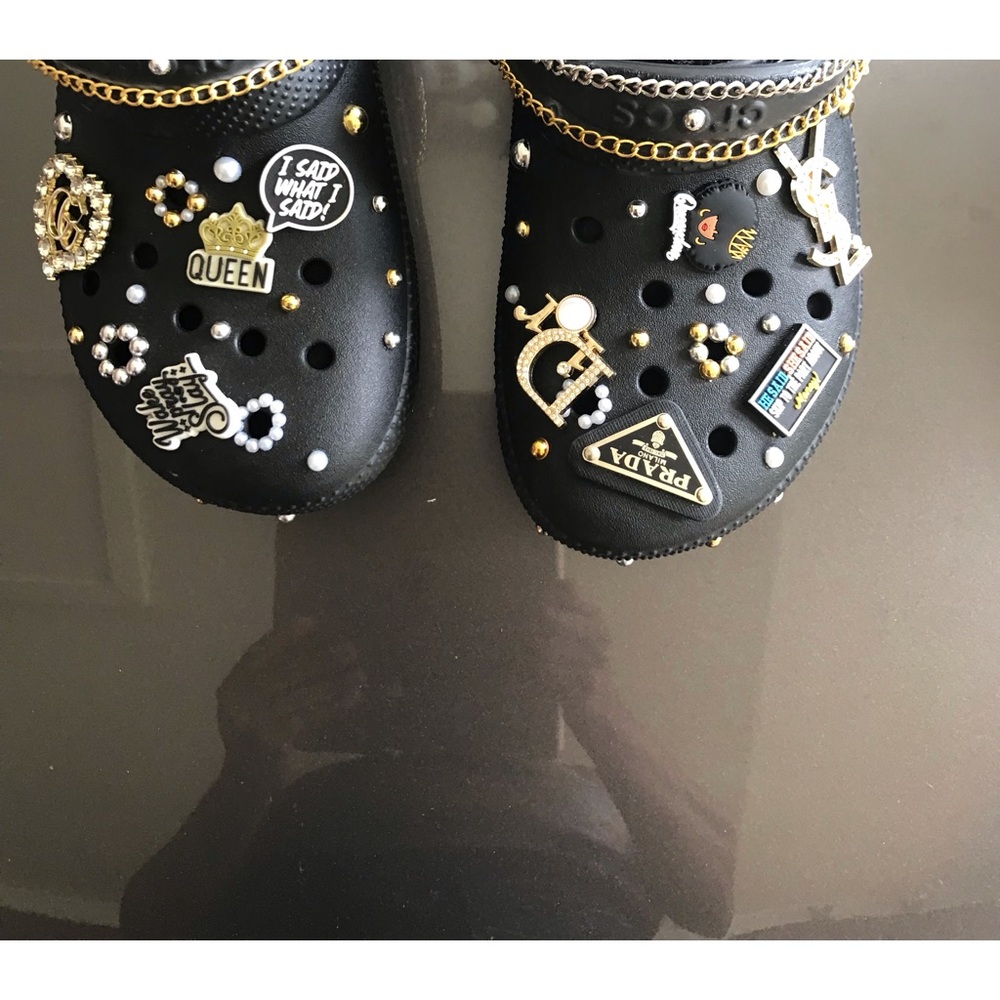 Crocs with fur woman size 10